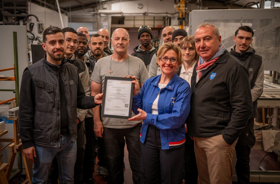 Remise du certificat Origine France Garantie — équipe La Fenêtrière